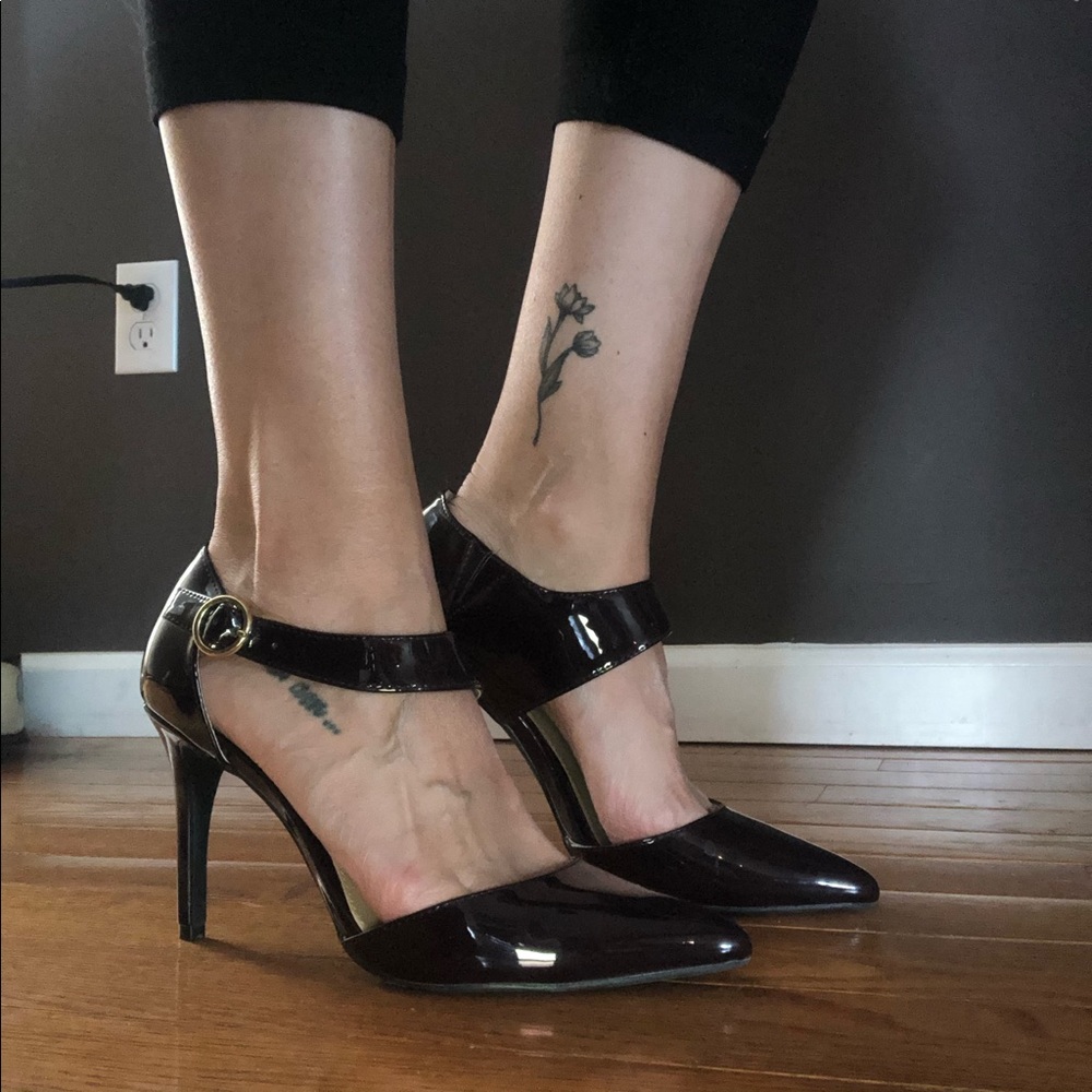 Jones New York plum colored size 8 heels